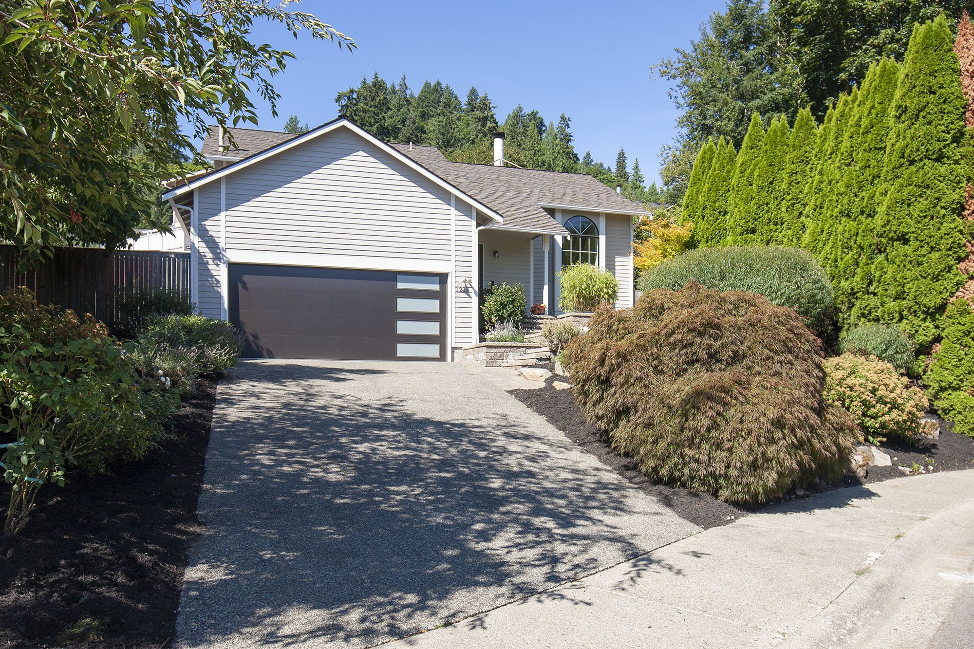 Issaquah – 1215 Oakwood Pl NW — photo 1