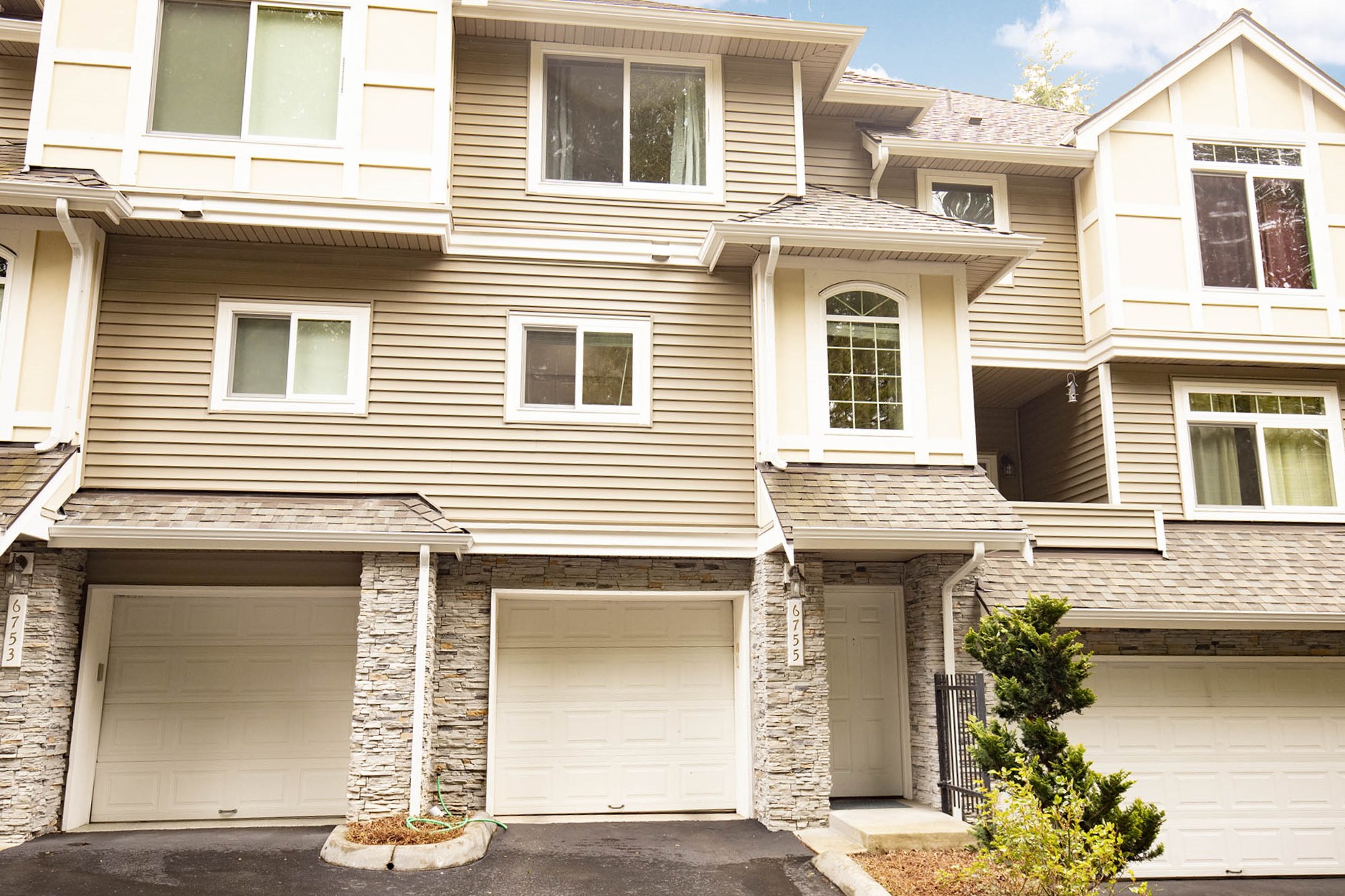 Lakemont – 6755 SE Cougar Mountain Way — photo 1